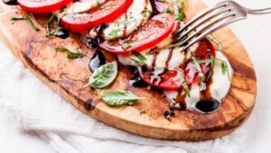 Read more about the article Recipe: Seasoned Caprese Salad